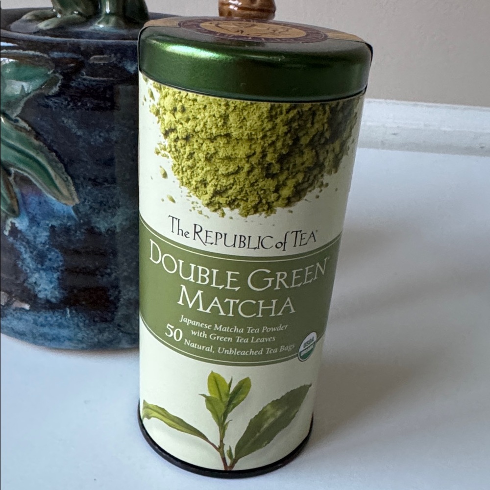 Ceramic Teapot with Frog and Leaf Design & 2 cans of The Republic of Tea - Picture 13 of 16